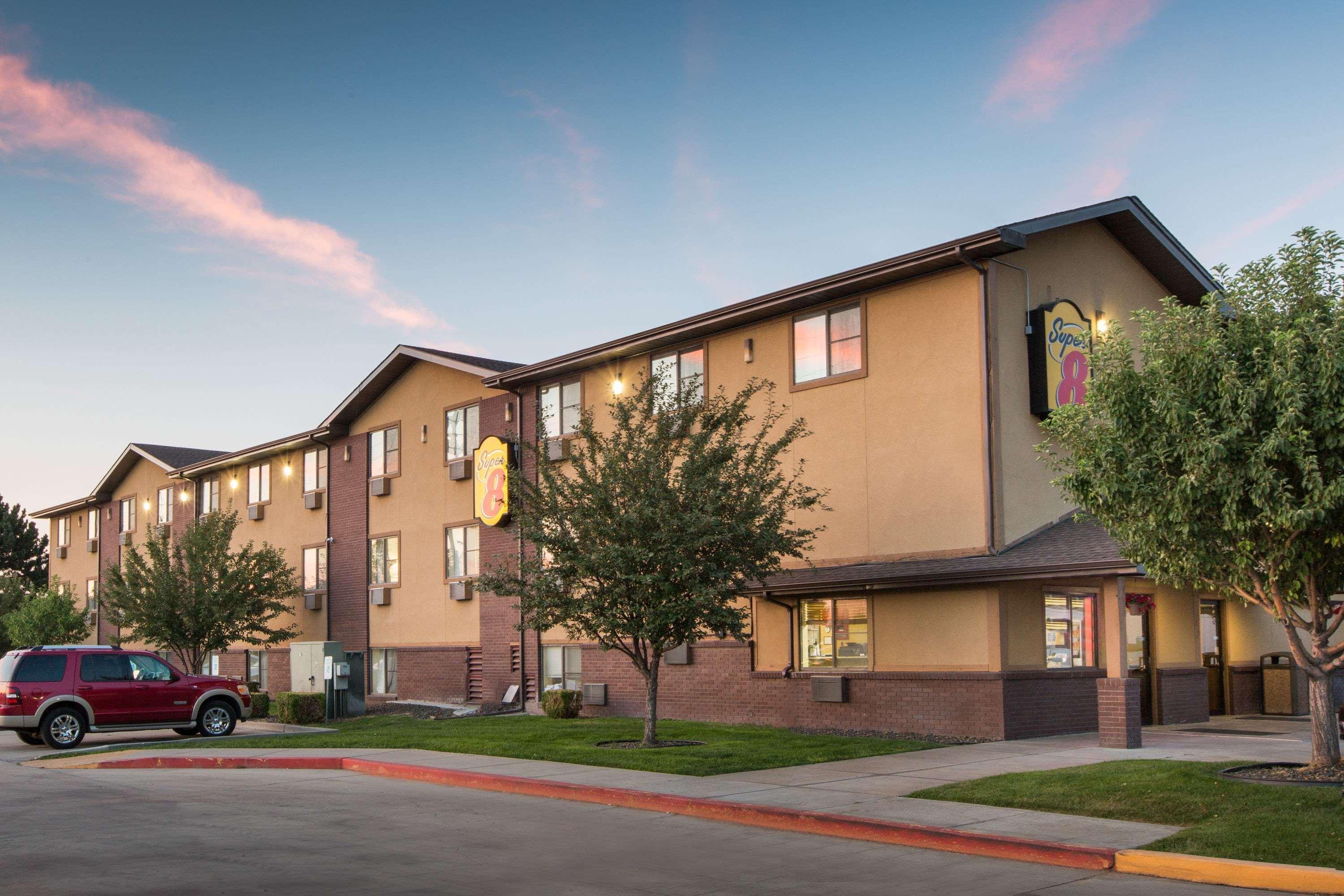 Super 8 By Wyndham Nampa Hotel Exterior photo
