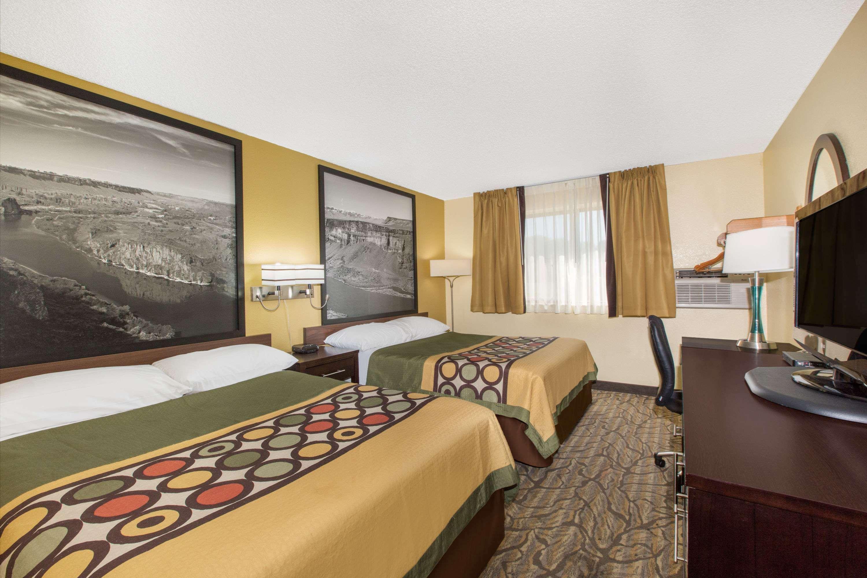Super 8 By Wyndham Nampa Hotel Exterior photo